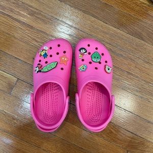 Size 7 pink crocs jibitz included